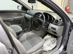 Седан Mazda Axela 2003 года, 397000 рублей, Красноярск
