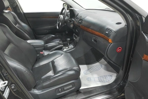 Седан Toyota Avensis 2006 года, 899000 рублей, Новокузнецк