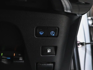 Лифтбек Toyota Prius 2017 года, 2080000 рублей, Красноярск