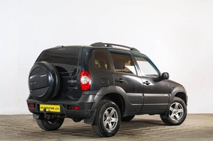 Внедорожник Chevrolet Niva 2010 года, 479000 рублей, Тюмень