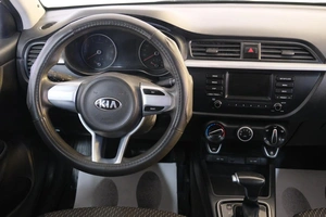 Седан Kia Rio 2018 года, 1029000 рублей, Омск