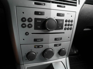 Седан Opel Astra 2011 года, 699000 рублей, Воронеж