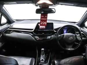 Внедорожник Toyota C-HR 2017 года, 2070000 рублей, Красноярск