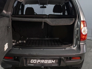 Внедорожник Chevrolet Niva 2013 года, 510000 рублей, Омск
