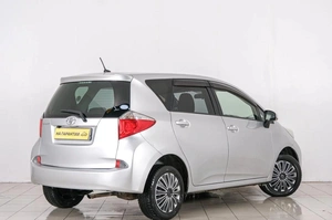 Хетчбэк Toyota Ractis 2011 года, 729000 рублей, Красноярск