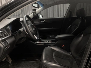 Седан Kia Optima 2018 года, 1745000 рублей, Красноярск
