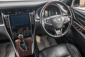 Внедорожник Toyota Harrier 2015 года, 2349000 рублей, Барнаул