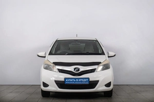 Хетчбэк Toyota Vitz 2013 года, 739000 рублей, Томск