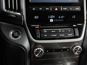 Внедорожник Toyota Land Cruiser 2016 года, 6060000 рублей, Тюмень
