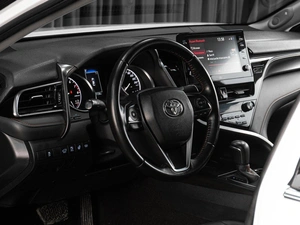 Седан Toyota Camry 2021 года, 3499000 рублей, Тюмень