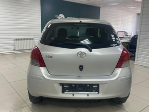 Хетчбэк Toyota Vitz 2008 года, 599000 рублей, Ачинск
