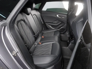 Седан Audi A5L 2025 года, 5760000 рублей, Красный Пахарь