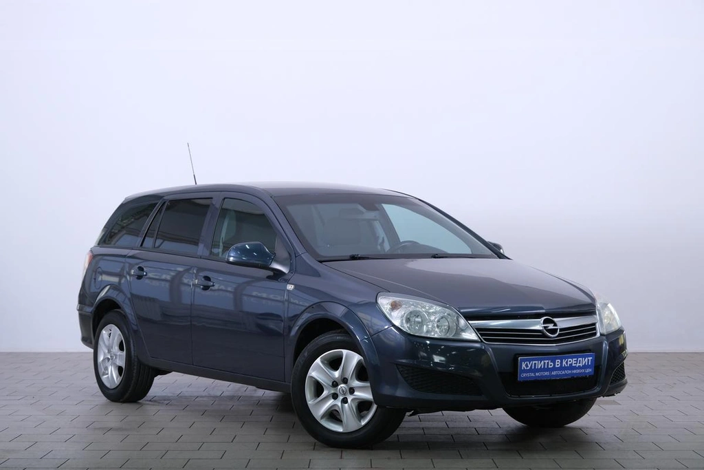 Универсал Opel Astra 2010 года, 699000 рублей, Омск