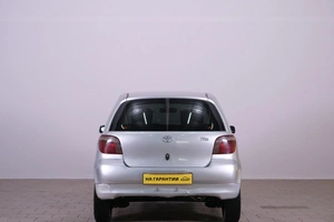 Хетчбэк Toyota Vitz 1999 года, 419000 рублей, Омск