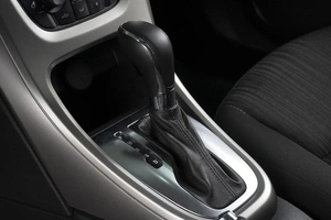 Хетчбэк Opel Astra 2011 года, 499000 рублей, Омск