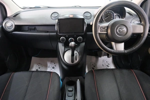 Хетчбэк Mazda Demio 2011 года, 699000 рублей, Омск