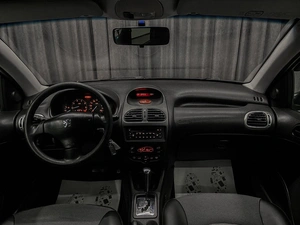 Хетчбэк Peugeot 206 2004 года, 270000 рублей, Красноярск