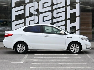 Седан Kia Rio 2012 года, 989000 рублей, Волгоград