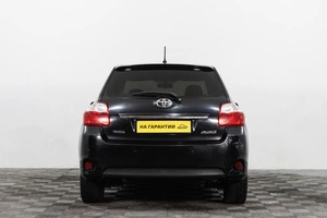 Хетчбэк Toyota Auris 2011 года, 1009000 рублей, Сургут