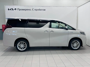 Минивэн Toyota Alphard 2019 года, 4049000 рублей, Красноярск