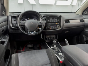 Внедорожник Mitsubishi Outlander 2018 года, 1650000 рублей, Ростов-на-Дону