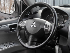 Внедорожник Mitsubishi Pajero Sport 2012 года, 1610000 рублей, Волгоград