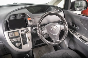 Хетчбэк Toyota Ractis 2010 года, 629000 рублей, Томск