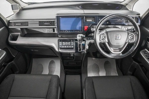 Минивэн Honda Stepwgn 2017 года, 1999000 рублей, Барнаул