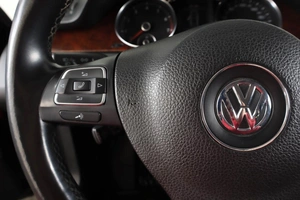 Седан Volkswagen Passat 2010 года, 869000 рублей, Пермь