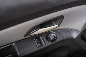 Седан Chevrolet Cruze 2011 года, 789000 рублей, Томск