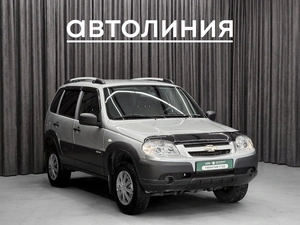 Внедорожник Chevrolet Niva 2017 года, 760000 рублей, Красноярск