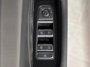 Седан Hongqi H5 2024 года, 2700000 рублей, Санкт-Петербург