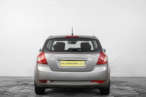 Хетчбэк Kia Ceed 2011 года, 819000 рублей, Кемерово