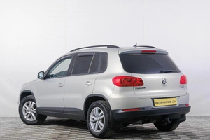 Внедорожник Volkswagen Tiguan 2011 года, 1189000 рублей, Кемерово