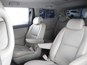 Минивэн Kia Carnival 2018 года, 2300000 рублей, Омск