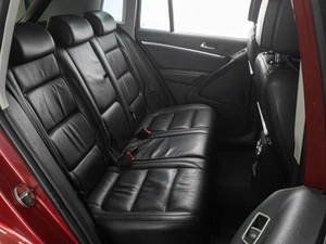 Внедорожник Volkswagen Tiguan 2012 года, 1199000 рублей, Тюмень