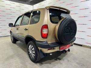 Внедорожник Chevrolet Niva 2004 года, 355000 рублей, Красноярск
