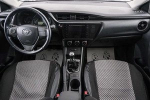 Седан Toyota Corolla 2017 года, 1549000 рублей, Красноярск
