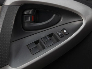 Внедорожник Toyota RAV4 2006 года, 1260000 рублей, Омск