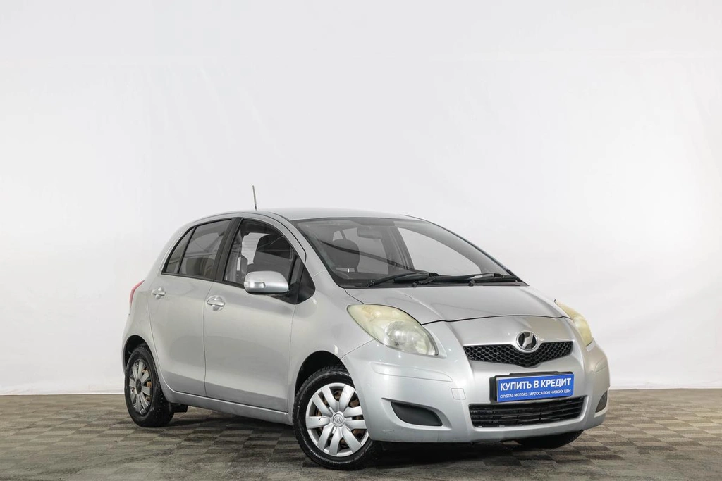 Хетчбэк Toyota Vitz 2009 года, 649000 рублей, Тюмень