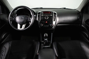 Хетчбэк Kia Ceed 2011 года, 559000 рублей, Сургут