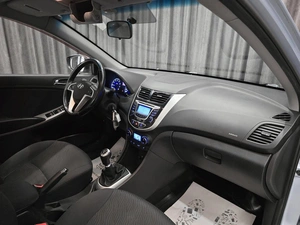 Седан Hyundai Solaris 2011 года, 599000 рублей, Красноярск