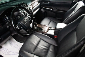 Седан Toyota Camry 2015 года, 2099000 рублей, Сургут