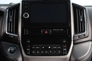 Внедорожник Toyota Land Cruiser 2018 года, 7299000 рублей, Новосибирск