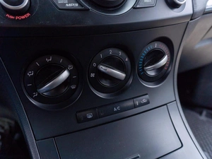 Хетчбэк Mazda 3 2012 года, 749000 рублей, Саратов