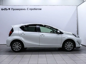 Хетчбэк Toyota Aqua 2018 года, 1250000 рублей, Красноярск