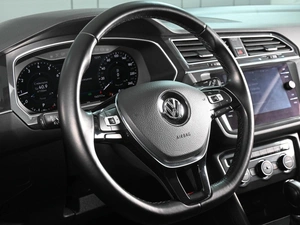 Внедорожник Volkswagen Tiguan 2018 года, 2129000 рублей, Ростов-на-Дону