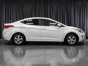 Седан Hyundai Elantra 2011 года, 949000 рублей, Тюмень