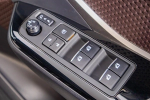 Внедорожник Toyota C-HR 2017 года, 2499000 рублей, Барнаул