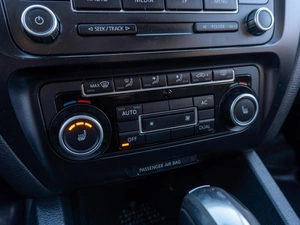 Седан Volkswagen Jetta 2012 года, 1199000 рублей, Саратов